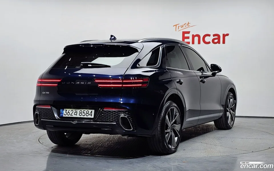 Genesis GV70 2.5T 2WD 2022 — миниатюра 2