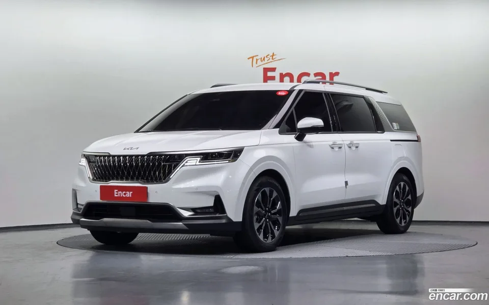 Kia Carnival 9 2023 — фото 1, купить с доставкой в Москву