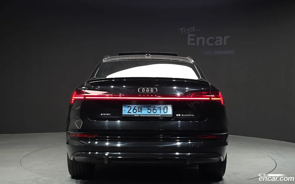 Audi e-tron 55 2022 — миниатюра 4