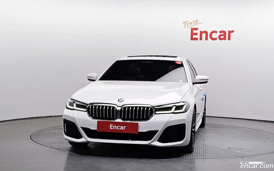 BMW 5 Series 520i M 2023 — миниатюра 3