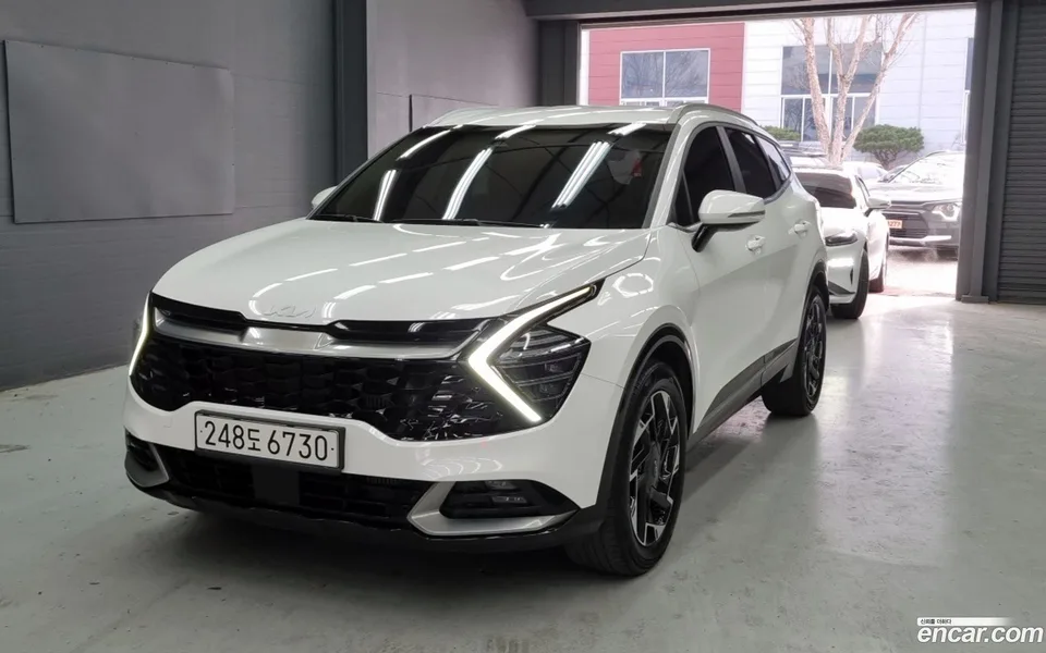 Kia Sportage 2.0 2WD 2022 — фото 1, купить с доставкой в Москву