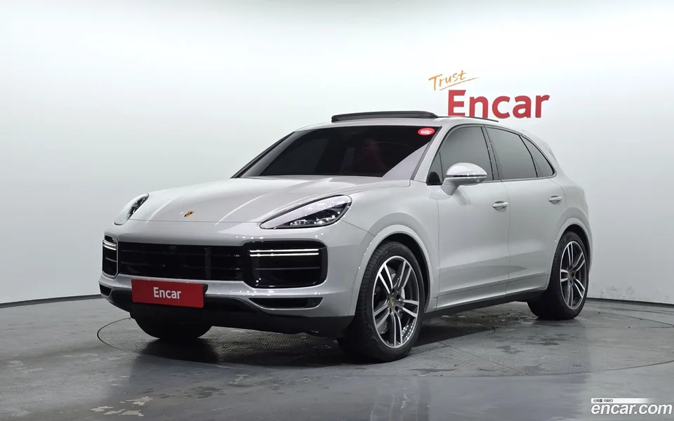 Porsche Cayenne 4.0 2022 — фото 1, купить с доставкой в Москву