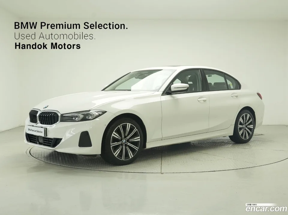 BMW 3 Series 320i 2025 — фото 1, купить с доставкой в Москву