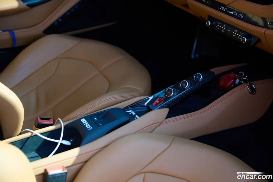 Ferrari F8 Spider 3.9 V8 2023 — миниатюра 5