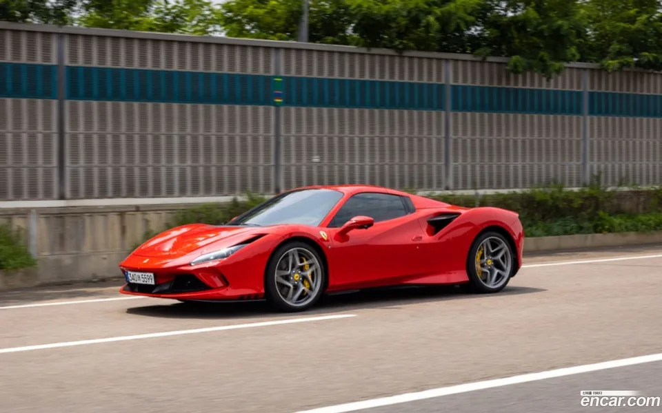 Ferrari F8 Spider 3.9 V8 2023 — фото 1, купить с доставкой в Москву