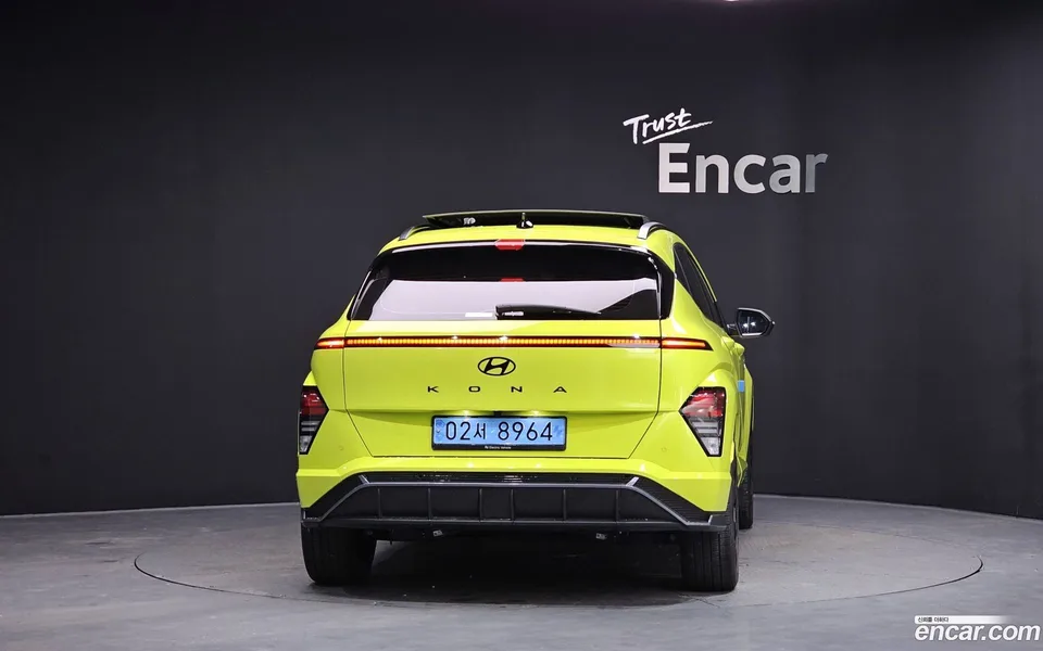 Hyundai Kona Electric 2023 — миниатюра 4