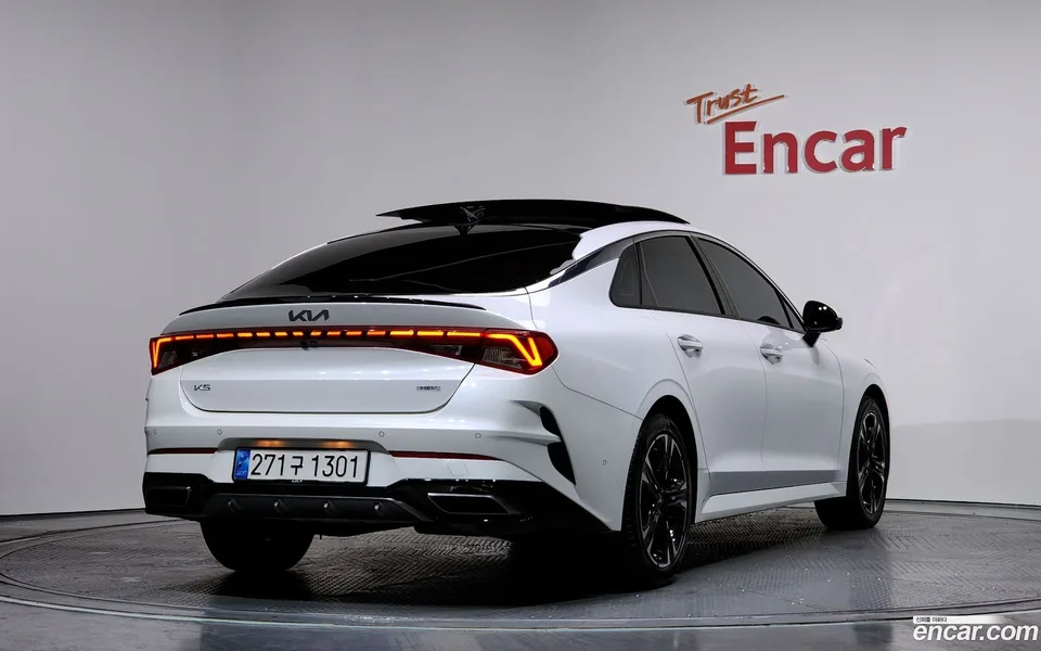 Kia K5 Hybrid 2023 — миниатюра 2