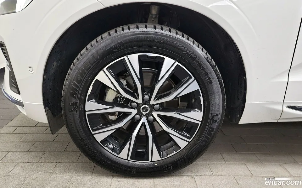 Volvo XC60 B5 2023 — миниатюра 5