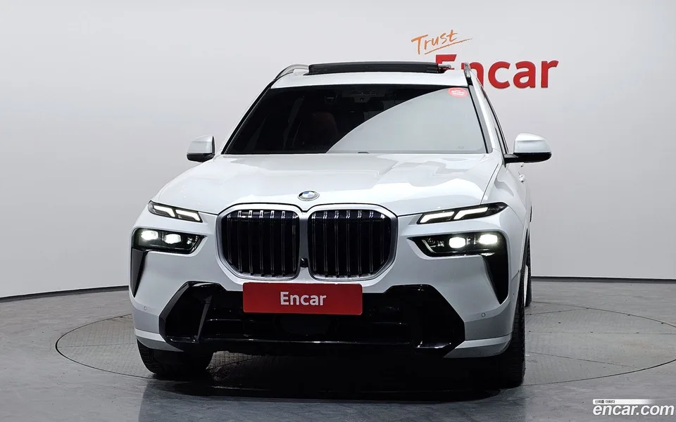 BMW X7 xDrive 40i M 7 2023 — миниатюра 3