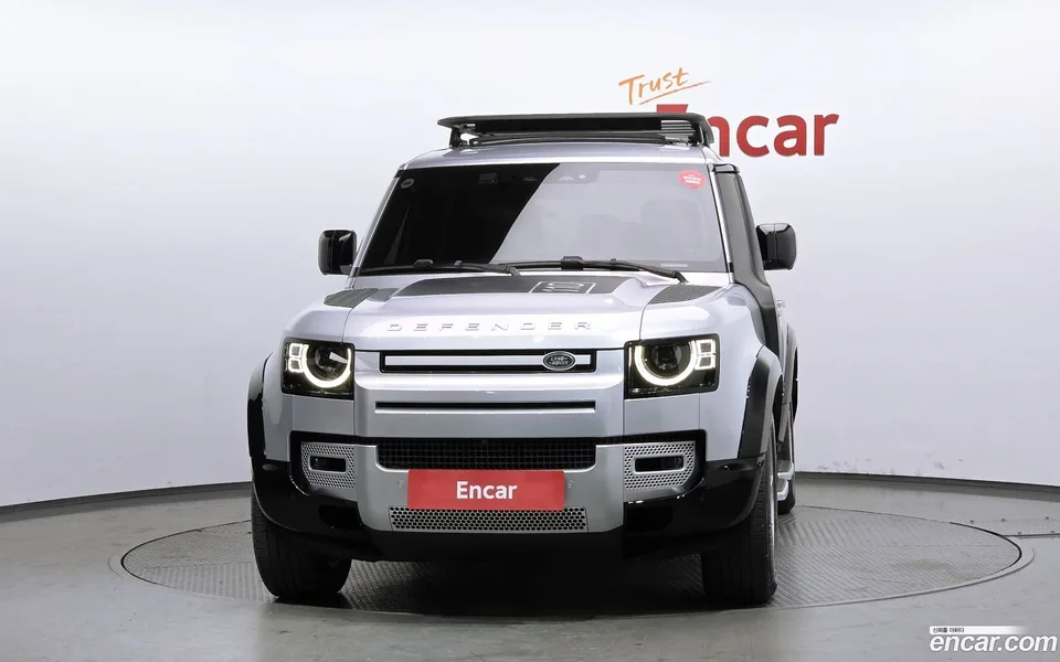 Land Rover Defender 110 D300 HSE 2022 — миниатюра 3