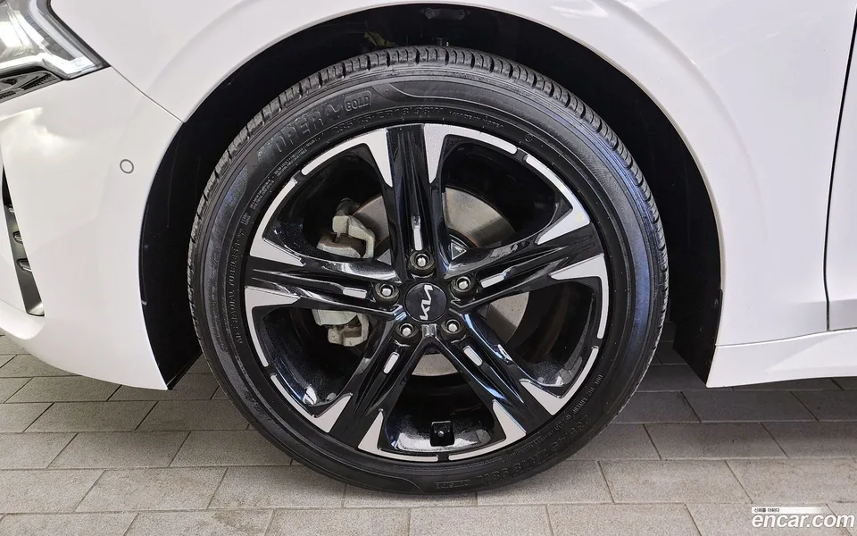 Kia K5 Hybrid 2023 — миниатюра 5