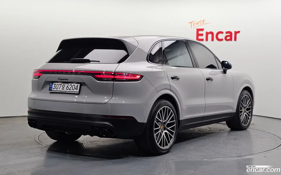 Porsche Cayenne 3.0 2023 — миниатюра 2