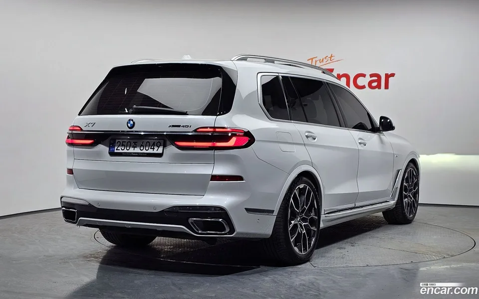 BMW X7 xDrive 40i M 7 2023 — миниатюра 2