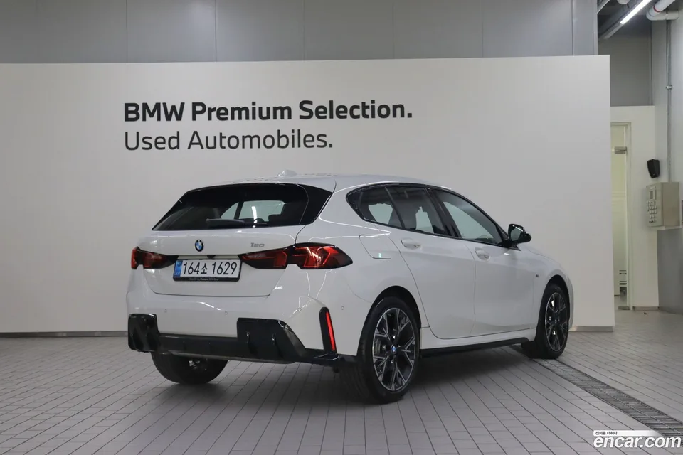 BMW 1 Series 120 M 2025 — миниатюра 2
