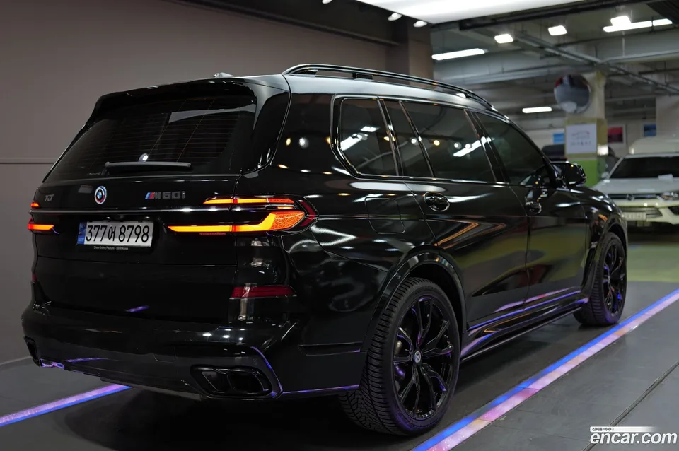 BMW X7 M60i xDrive M 6 2023 — миниатюра 2