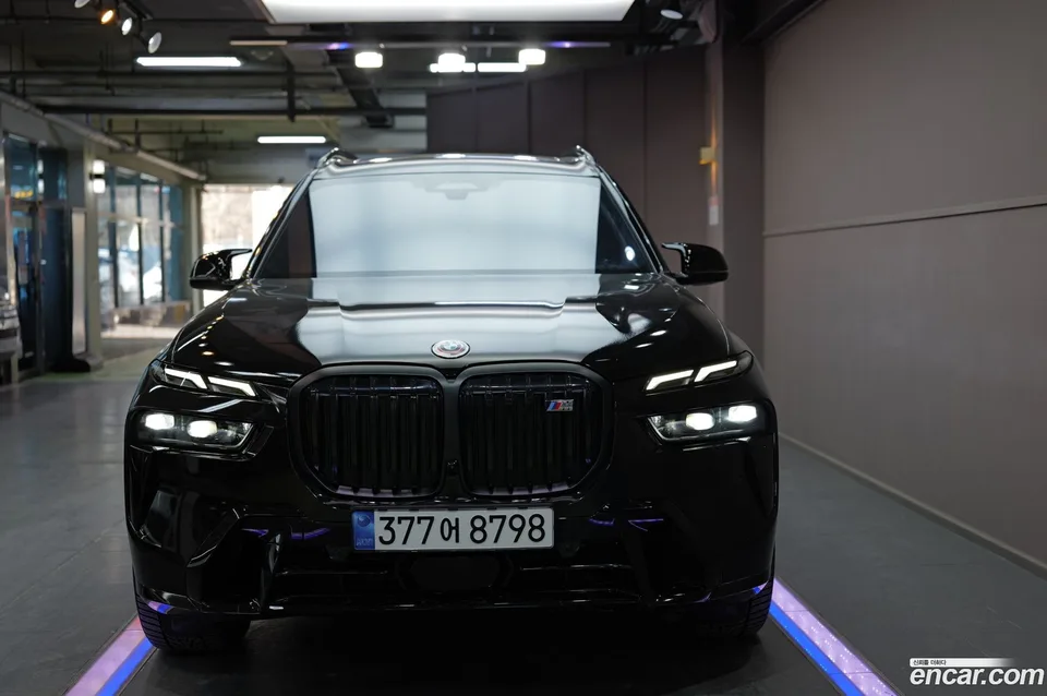 BMW X7 M60i xDrive M 6 2023 — миниатюра 3