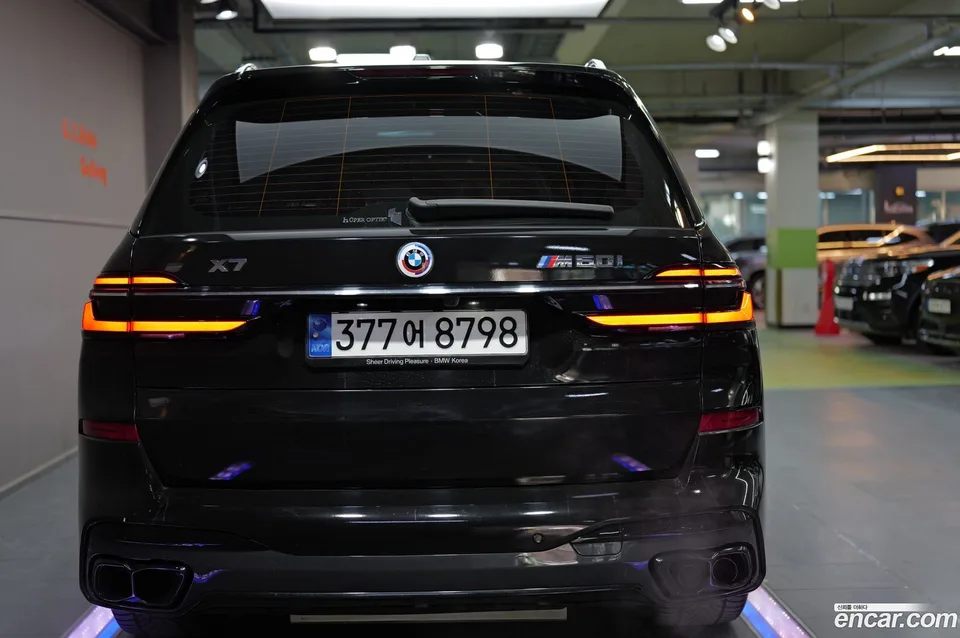 BMW X7 M60i xDrive M 6 2023 — миниатюра 4