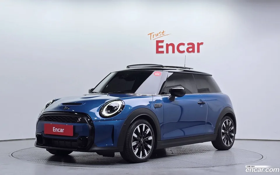 MINI Cooper S 2022 — фото 1, купить с доставкой в Москву