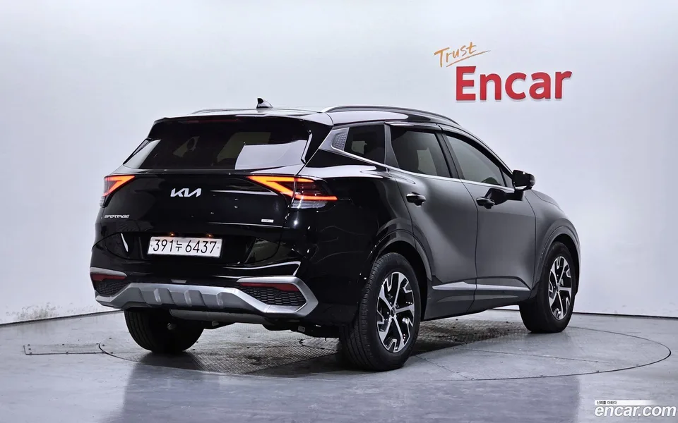 Kia Sportage Hybrid 2WD 2023 — миниатюра 2