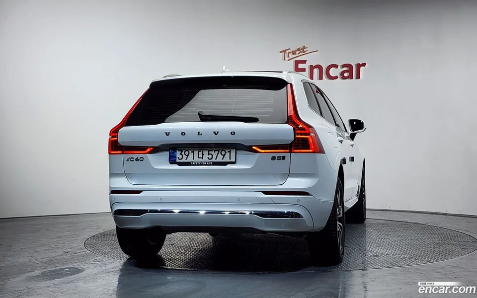 Volvo XC60 B5 2023 — миниатюра 4