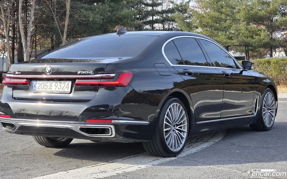 BMW 7 Series 730d xDrive 2022 — миниатюра 2