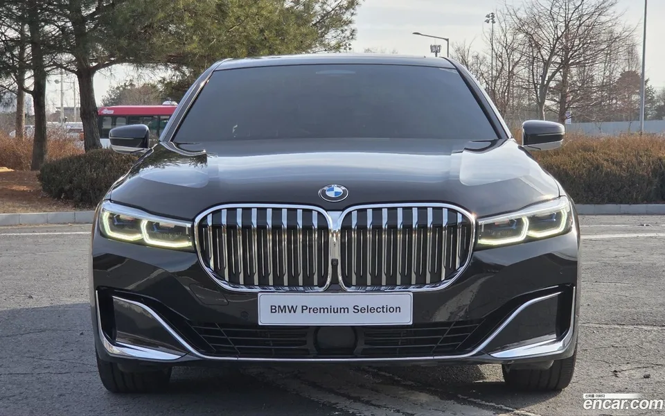 BMW 7 Series 730d xDrive 2022 — миниатюра 3