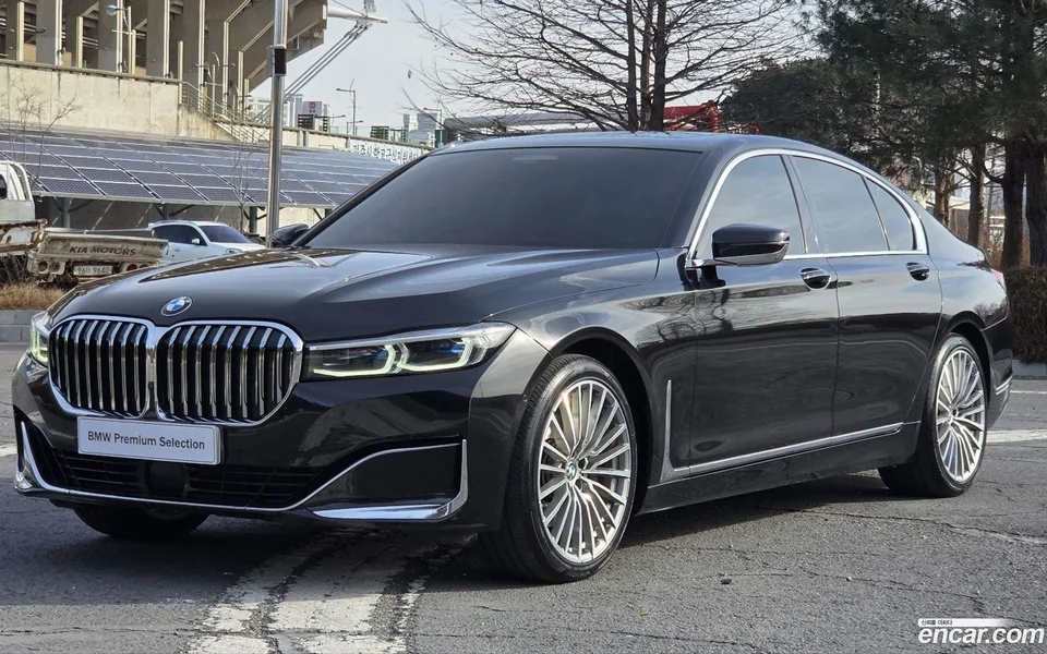 BMW 7 Series 730d xDrive 2022 — фото 1, купить с доставкой в Москву