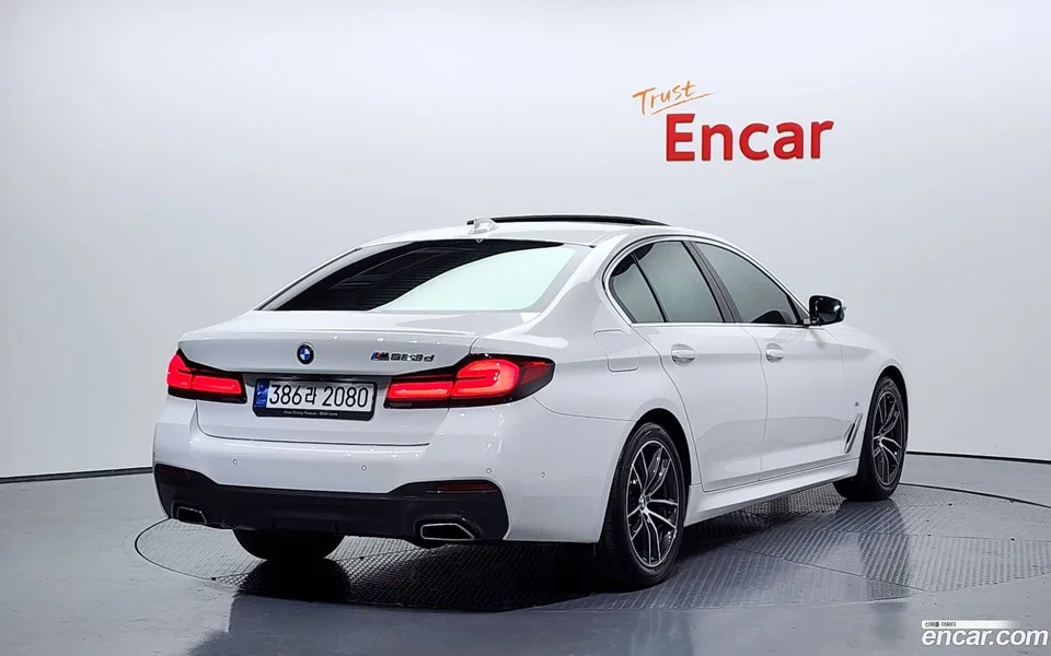 BMW 5 Series 523d M 2023 — миниатюра 2