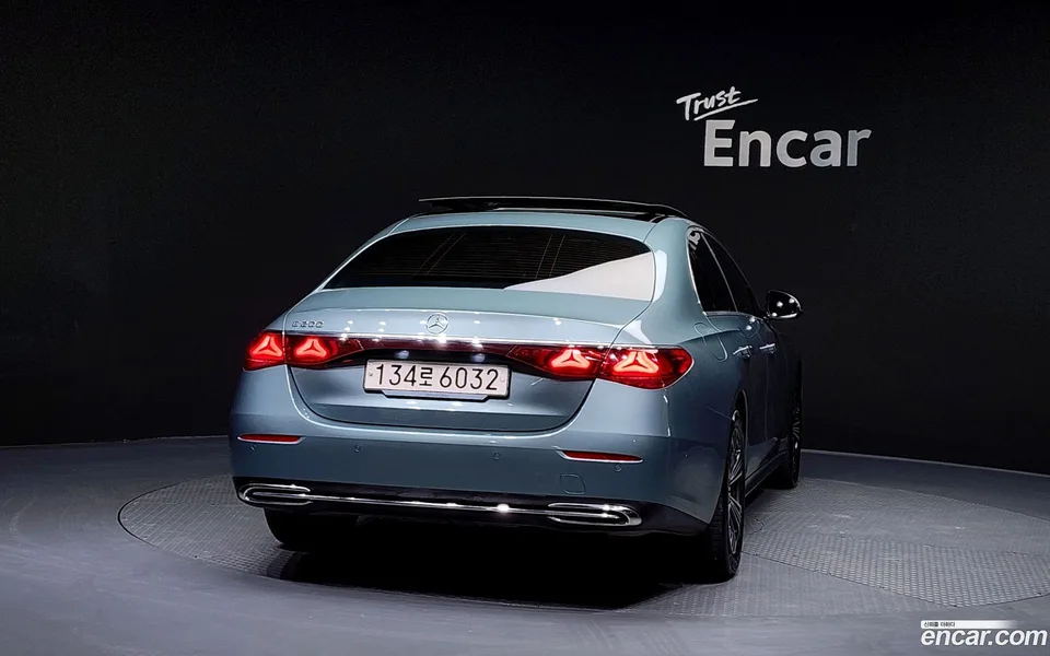 Mercedes-Benz E-Class E200 2024 — миниатюра 4