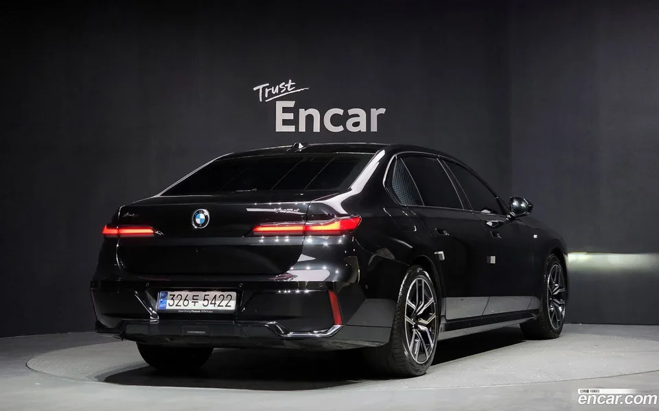 BMW 7 Series 740d xDrive M 2024 — миниатюра 2