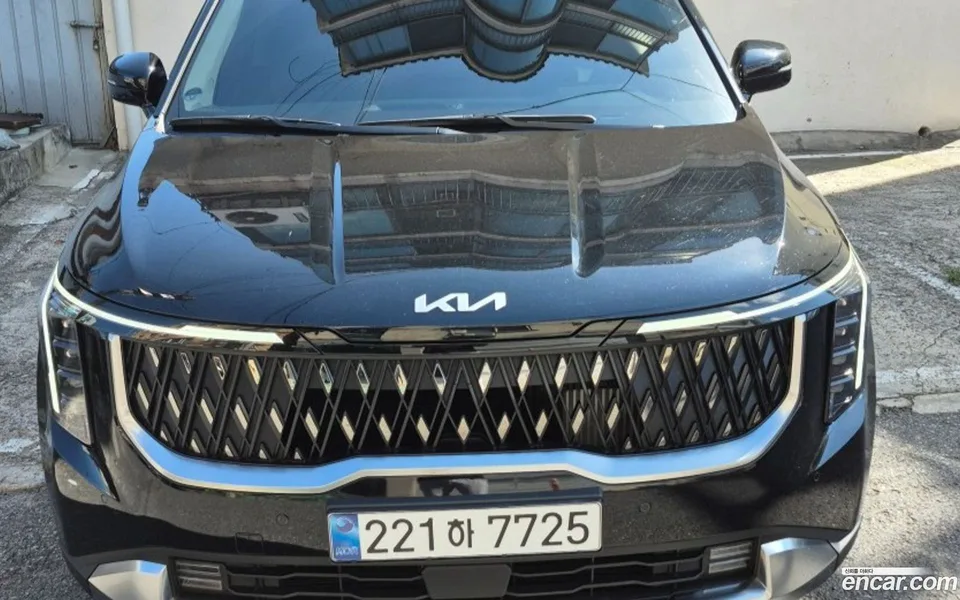 Kia Carnival HEV 9 2024 — фото 1, купить с доставкой в Москву