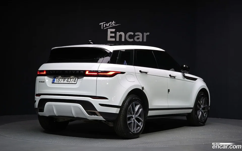 Land Rover Range Rover Evoque P250 SE 2024 — миниатюра 2
