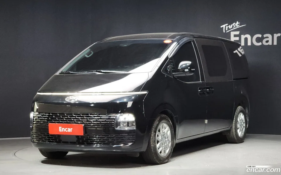 Hyundai Staria 3 2024 — фото 1, купить с доставкой в Москву