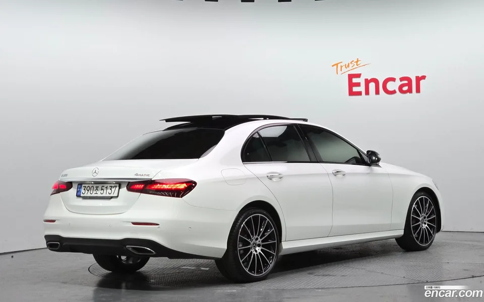 Mercedes-Benz E-Class E350 4MATIC AMG Line 2022 — миниатюра 2