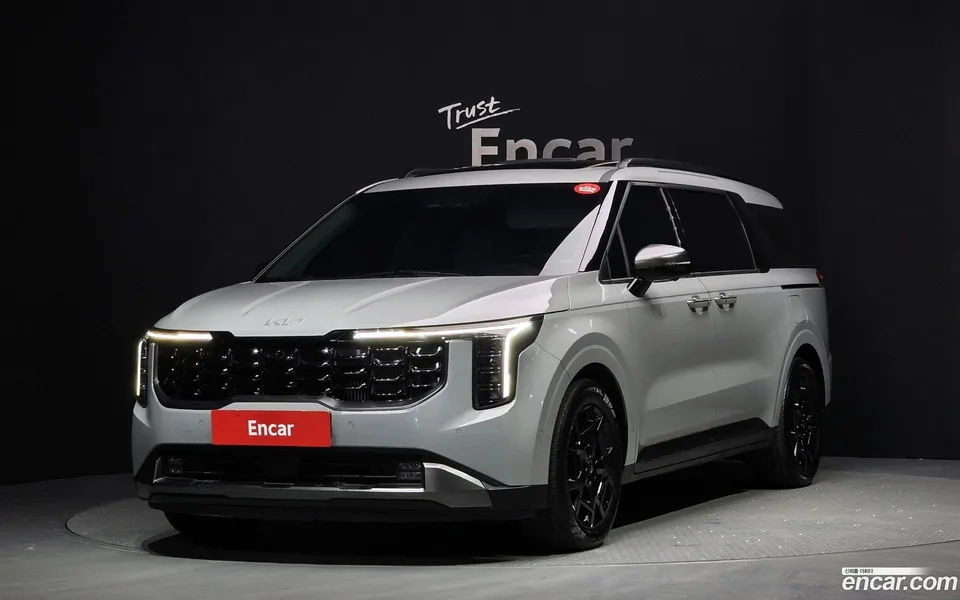Kia Carnival HEV 7 2024 — фото 1, купить с доставкой в Москву