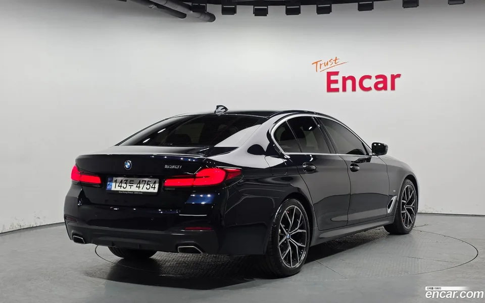 BMW 5 Series 530i M 2023 — миниатюра 2