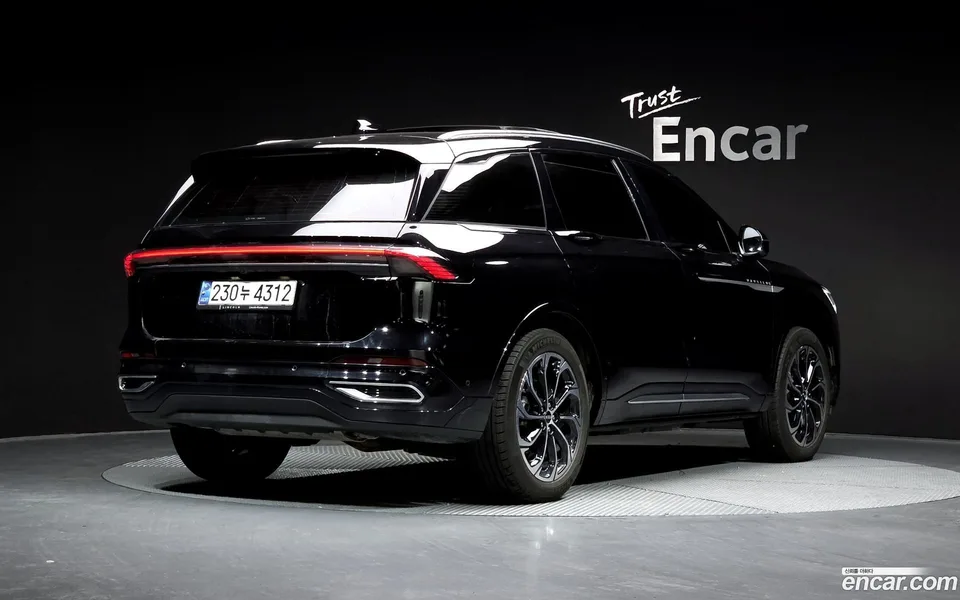 Lincoln Nautilus 2.0 AWD 2024 — миниатюра 2
