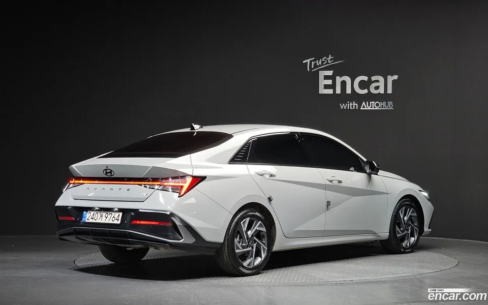 Hyundai Avante CN7 1.6 2024 — миниатюра 2