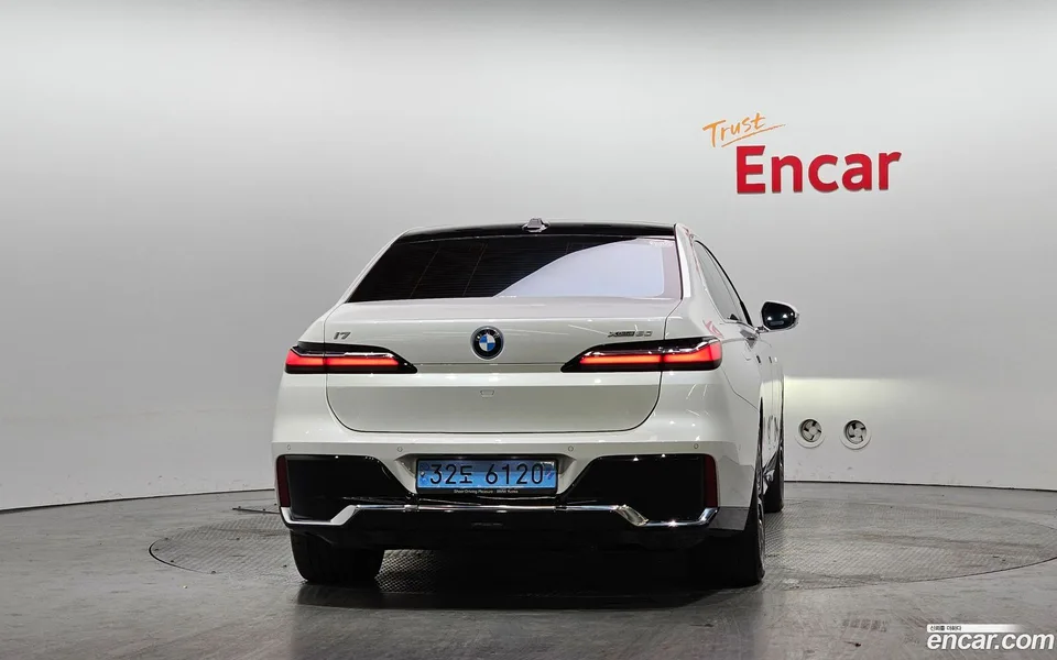 BMW i7 xDrive 60 M 2023 — миниатюра 4