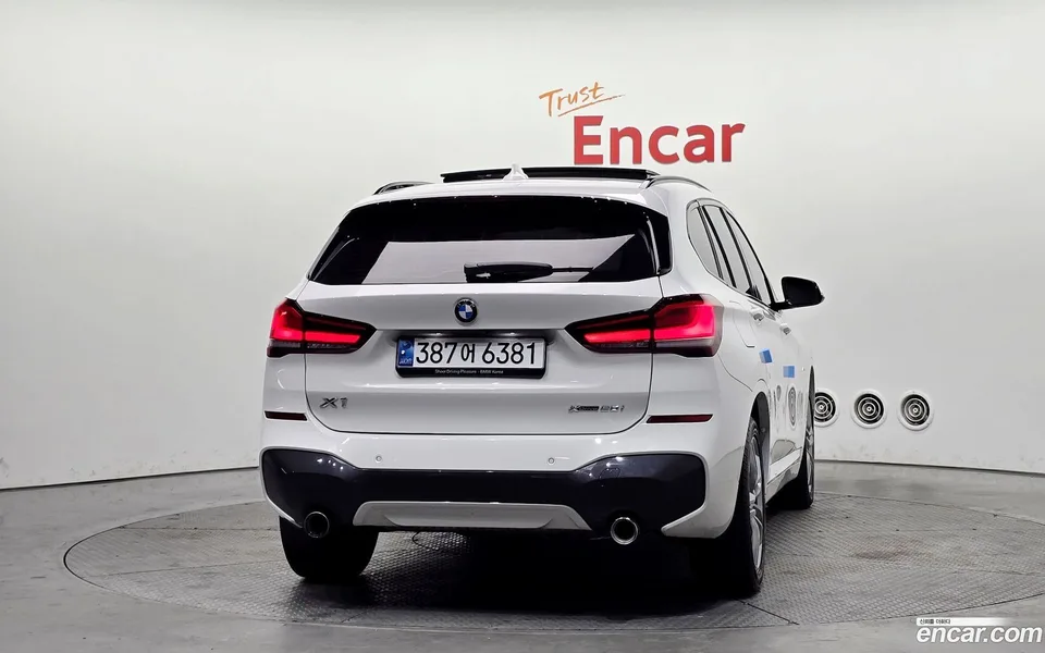 BMW X1 xDrive 20i M 2022 — миниатюра 4