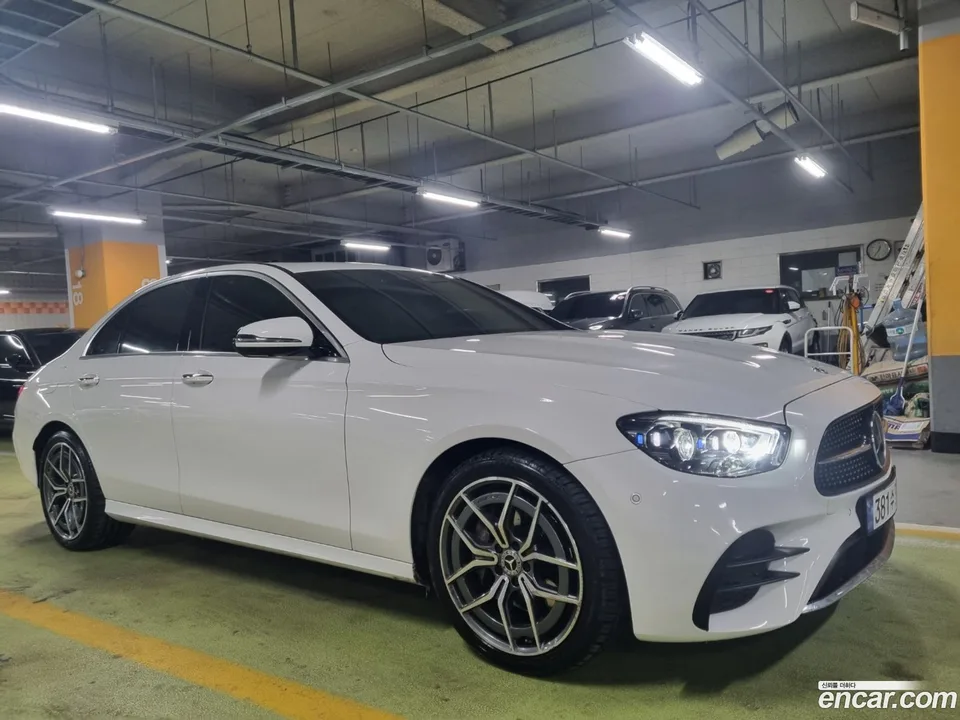 Mercedes-Benz E-Class E220d 4MATIC AMG Line 2022 — миниатюра 3