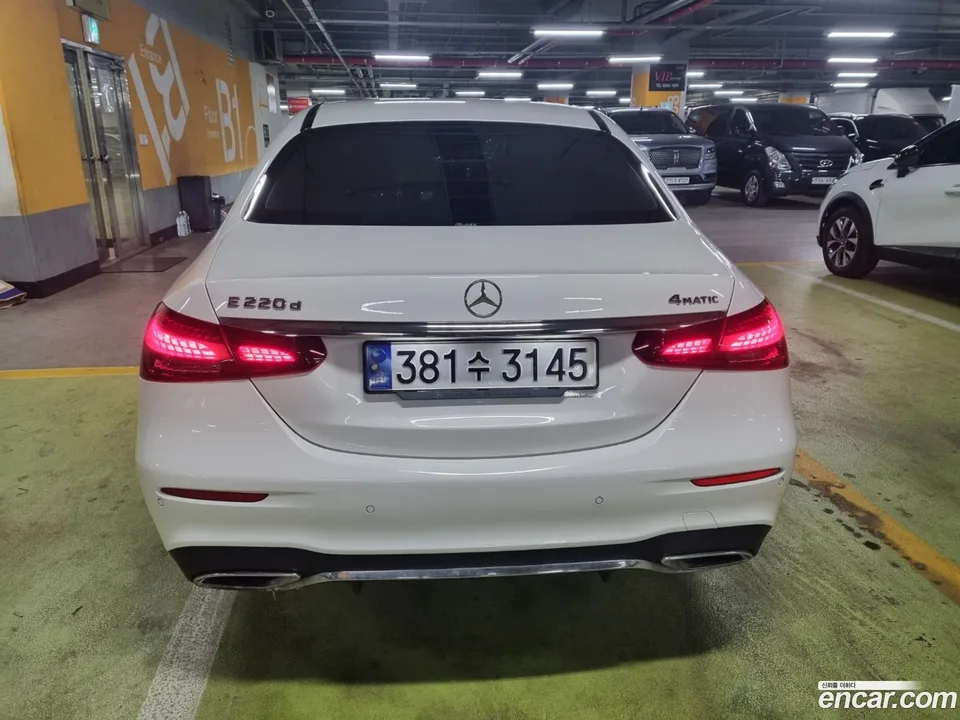 Mercedes-Benz E-Class E220d 4MATIC AMG Line 2022 — миниатюра 4