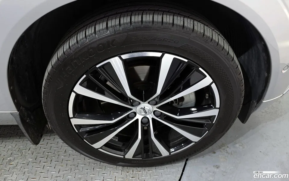 Volvo XC60 B6 2023 — миниатюра 5
