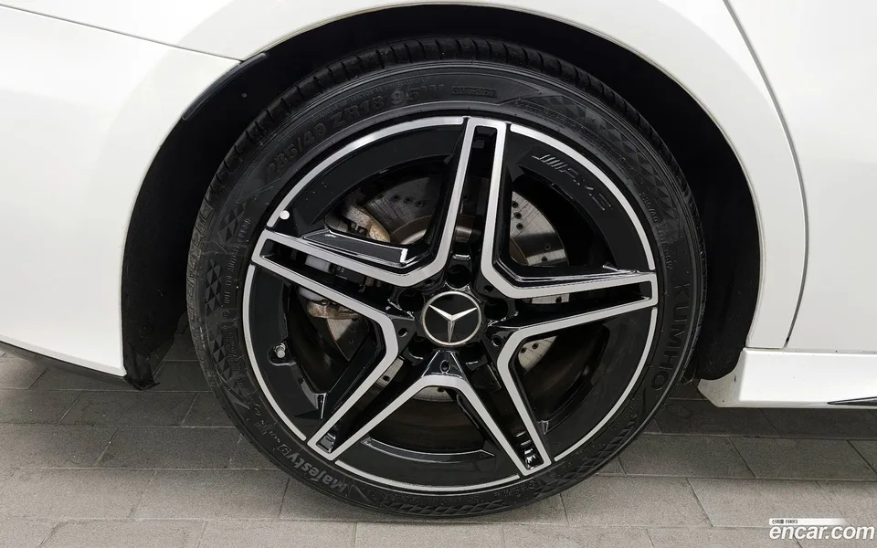 Mercedes-Benz A-Class AMG A35 4MATIC 2022 — миниатюра 5