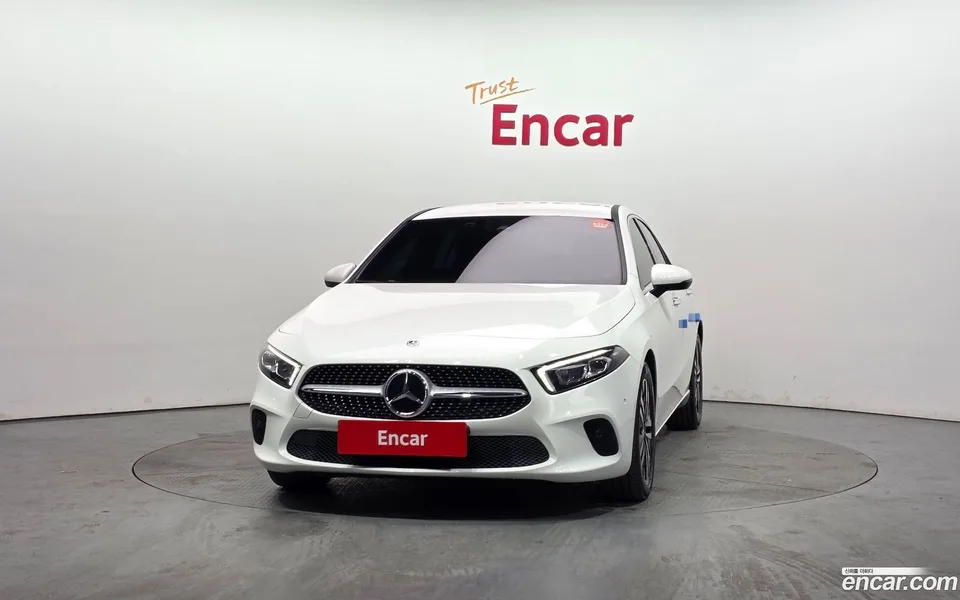 Mercedes-Benz A-Class A220 2022 — миниатюра 3