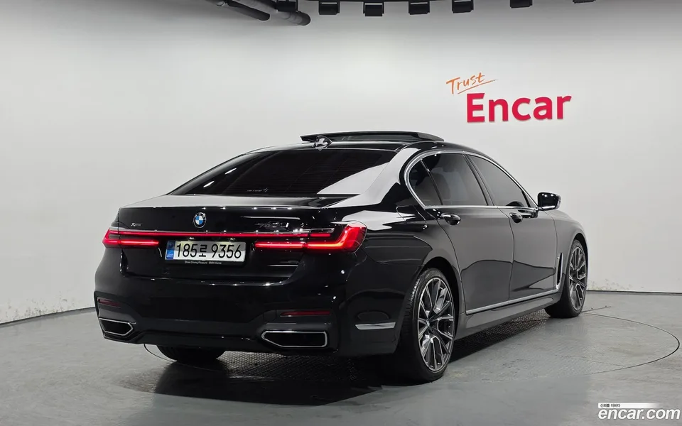 BMW 7 Series 740Li xDrive M 2022 — миниатюра 2