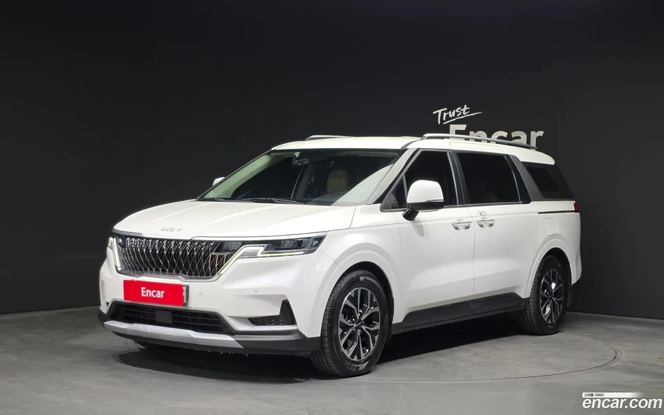 Kia Carnival 11 2022 — фото 1, купить с доставкой в Москву
