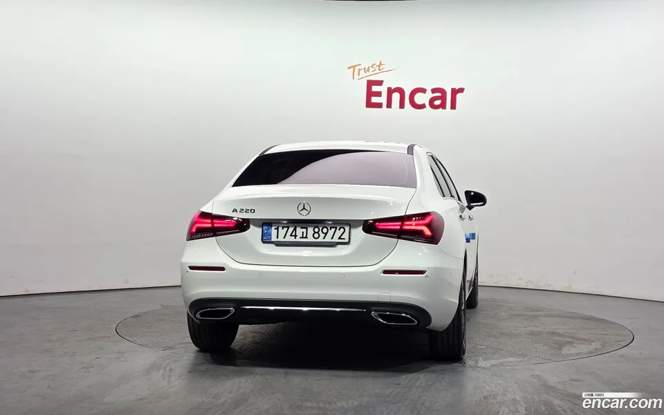 Mercedes-Benz A-Class A220 2022 — миниатюра 4