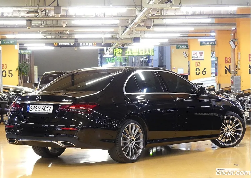 Mercedes-Benz E-Class E350 4MATIC AMG Line 2022 — миниатюра 2