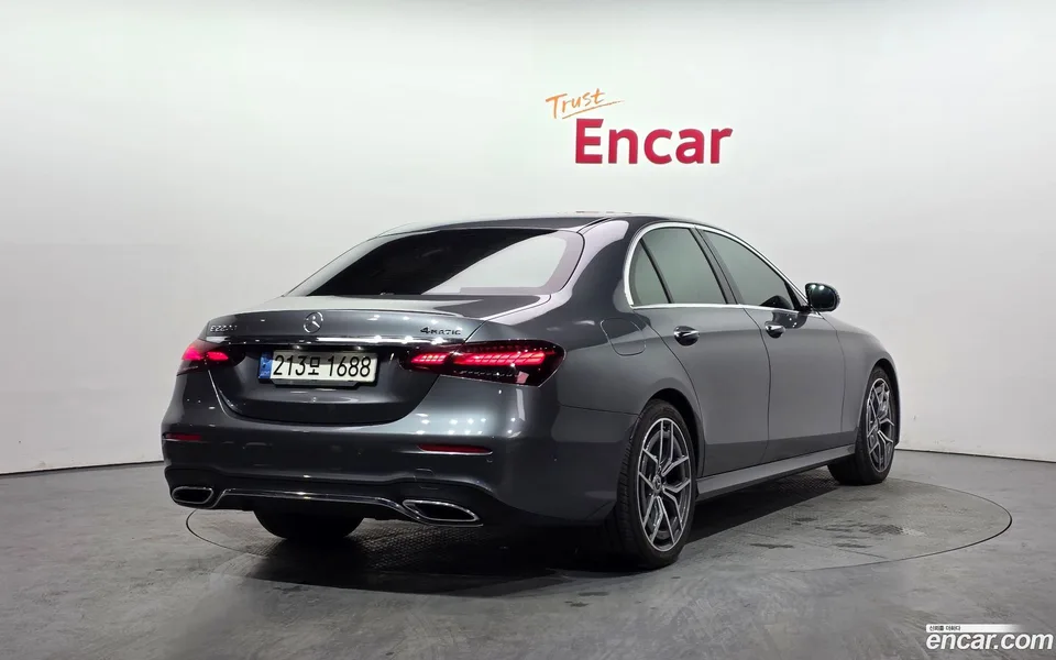 Mercedes-Benz E-Class E220d 4MATIC AMG Line 2022 — миниатюра 2